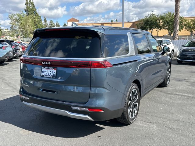 2023 Kia Carnival EX photo 5