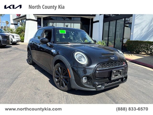 2020 MINI Hardtop Cooper S's photo