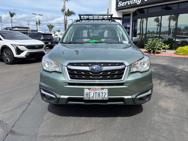 2017 Subaru Forester 2.5i Premium photo 2
