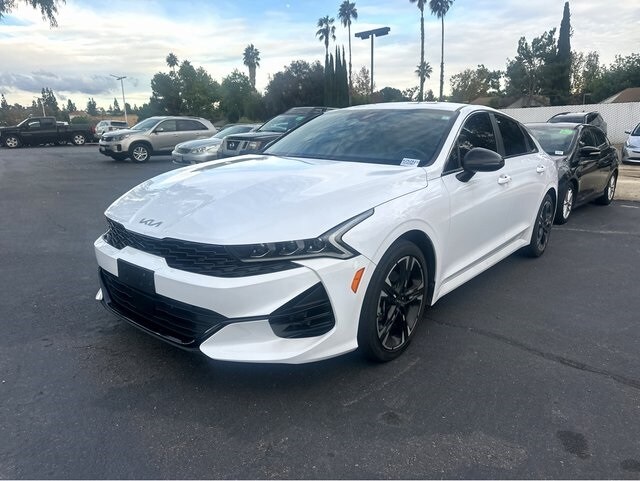 2024 Kia K5 GT-Line photo 3