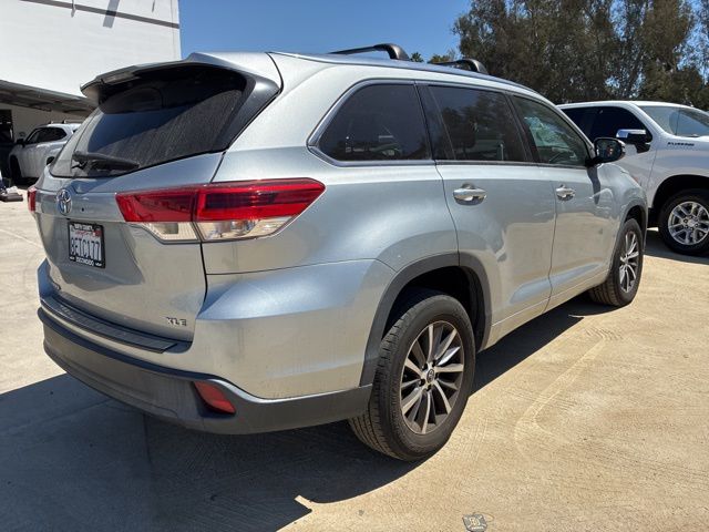 2018 Toyota Highlander XLE V6 photo 2
