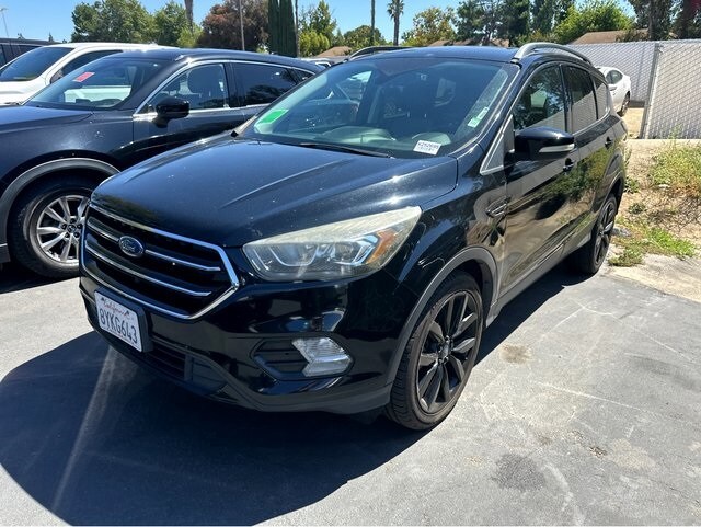 2017 Ford Escape Titanium photo 2
