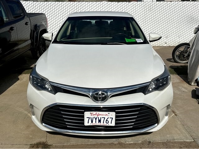 2016 Toyota Avalon XLE photo 2