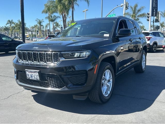 2024 Jeep Grand Cherokee Laredo photo 2