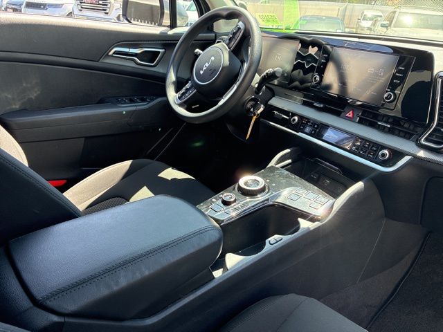 2023 Kia Sportage Hybrid LX photo 6