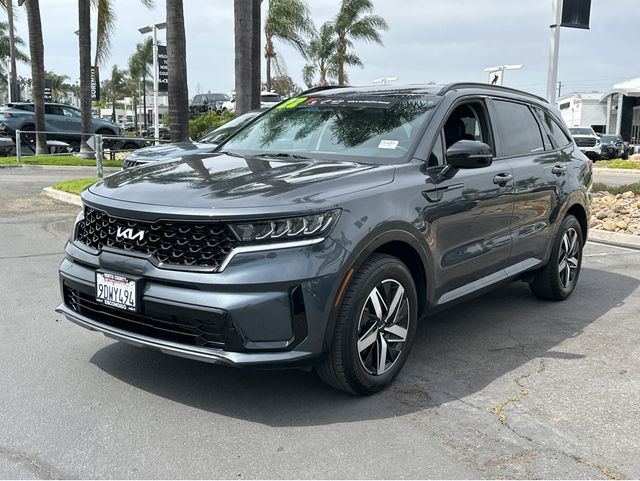 2022 Kia Sorento S photo 2