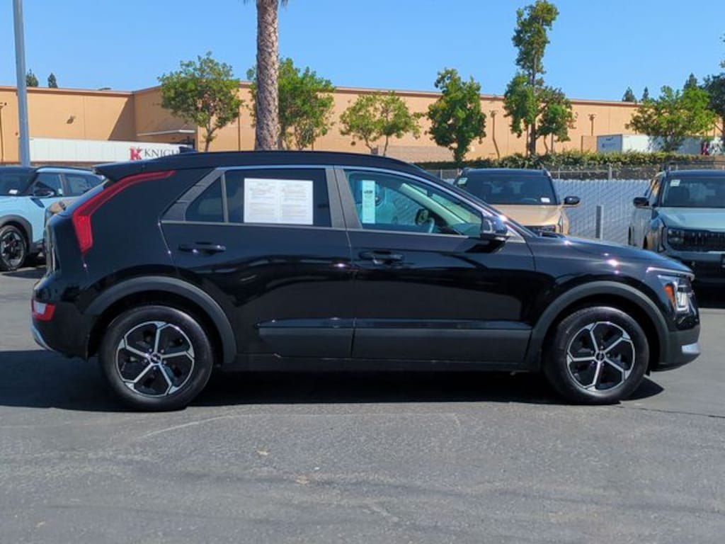 Certified 2025 Kia Niro EX SUV