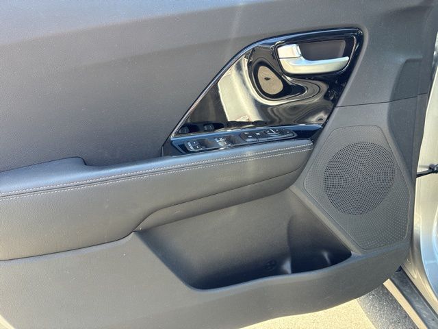 2022 Kia Niro LXS SE photo 4