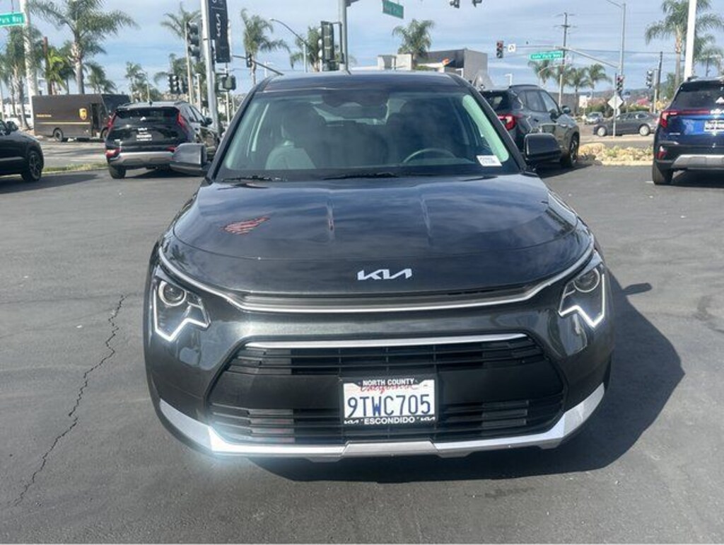 Certified 2025 Kia Niro LX SUV