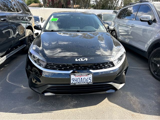 2023 Kia Forte LXS photo 2
