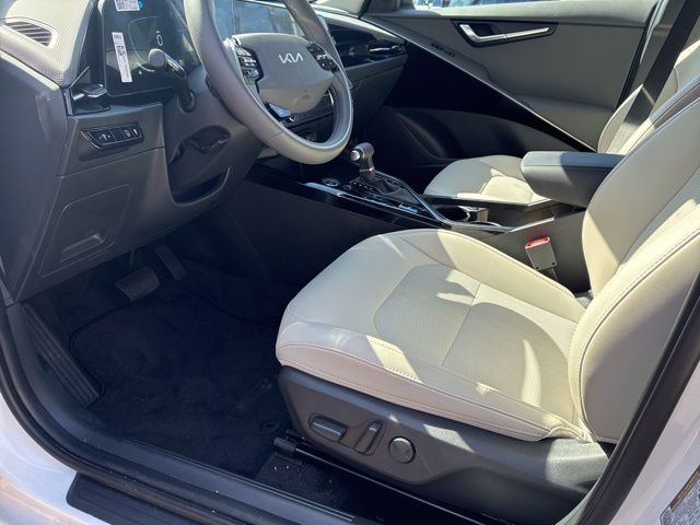 2025 Kia Niro EX photo 5