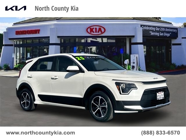 2025 Kia Niro LX's photo