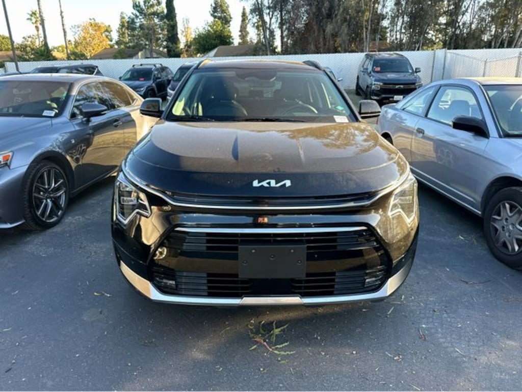 Certified 2023 Kia Niro SX Touring SUV
