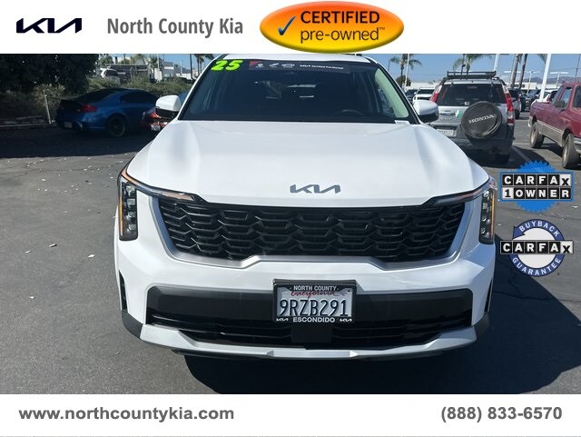 2025 Kia Sorento LX photo 2