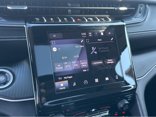 2024 Jeep Grand Cherokee Laredo photo 3