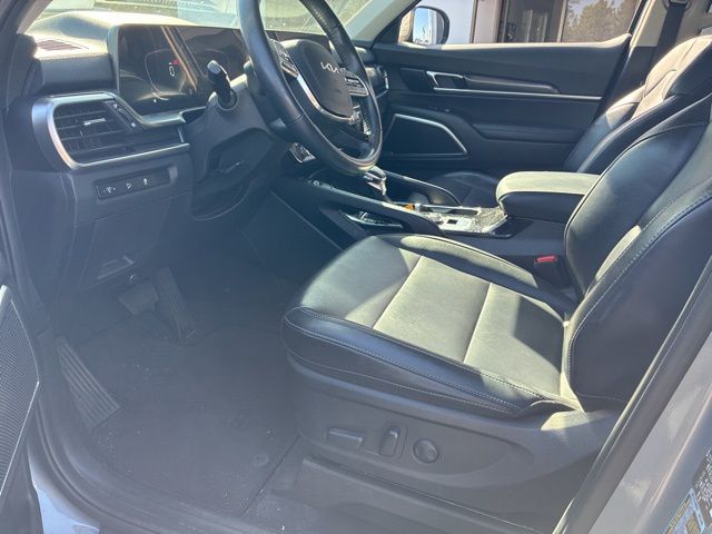 2024 Kia Telluride S photo 3