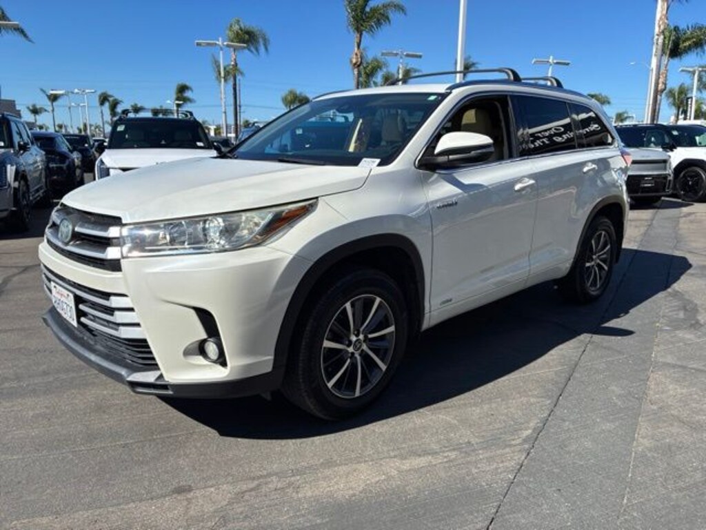 Used 2017 Toyota Highlander Hybrid XLE V6 SUV