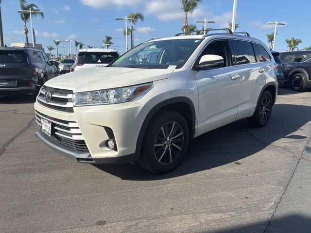2017 Toyota Highlander XLE V6 photo 3