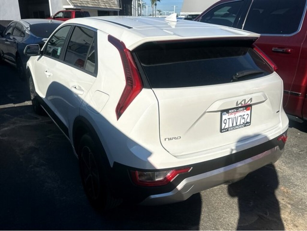 Certified 2025 Kia Niro LX SUV