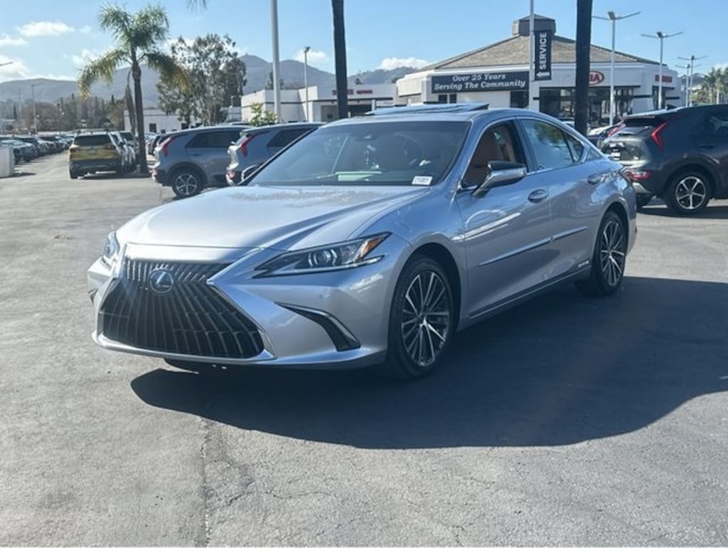 Used 2022 Lexus ES 300h Sedan