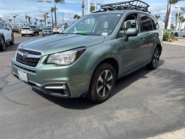 2017 Subaru Forester 2.5i Premium photo 3