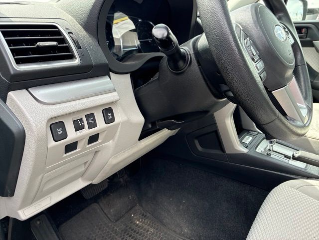 2017 Subaru Forester 2.5i Premium photo 6