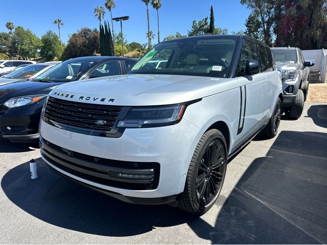 2024 Land Rover Range Rover P400 SE photo 3