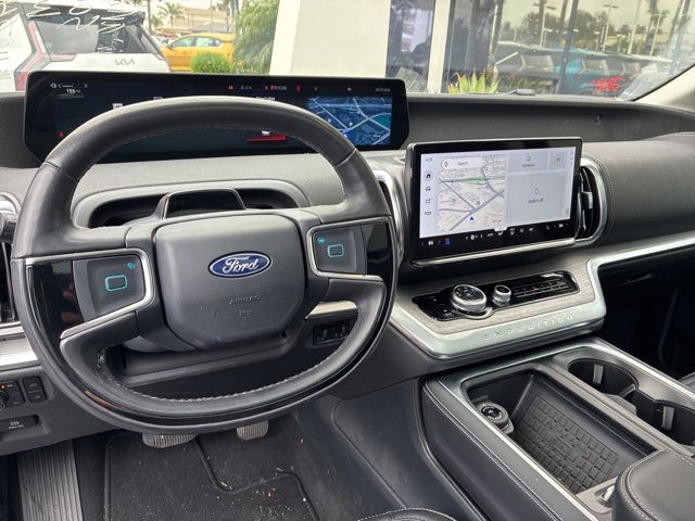 2025 Ford Expedition Platinum photo 6
