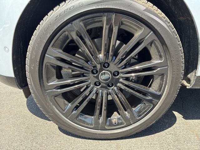 2024 Land Rover Range Rover P400 SE photo 6