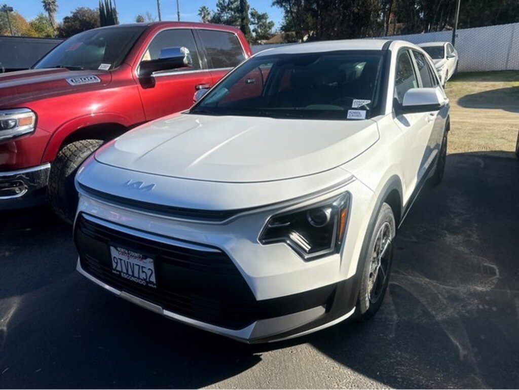 Certified 2025 Kia Niro LX SUV