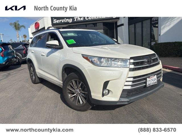 2017 Toyota Highlander XLE V6's photo