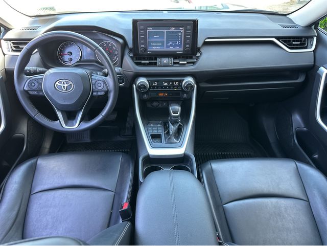 2020 Toyota RAV4 XLE Premium photo 6