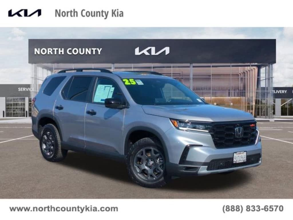 Used 2025 Honda Pilot TrailSport SUV