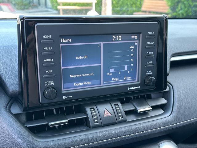 2020 Toyota RAV4 XLE Premium photo 3