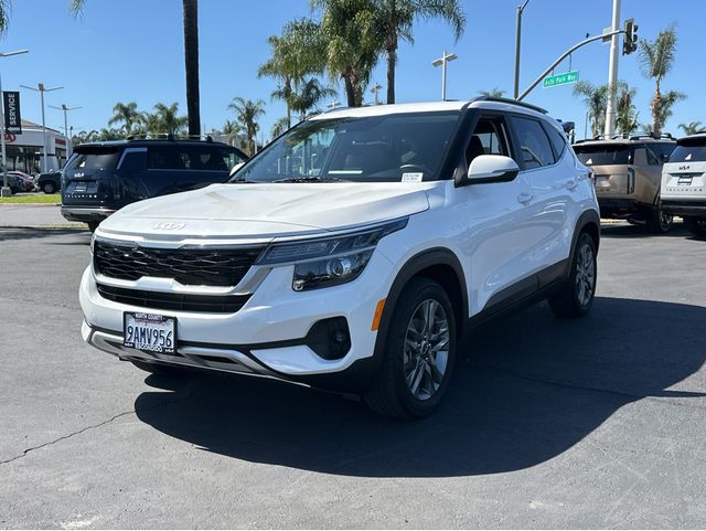 2022 Kia Seltos S photo 2