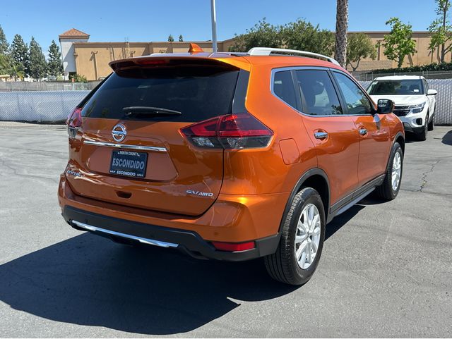 2019 Nissan Rogue SV photo 5