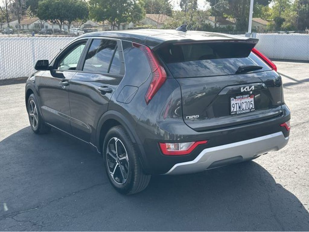Certified 2025 Kia Niro LX SUV