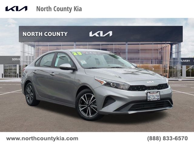 2023 Kia Forte LXS AT's photo