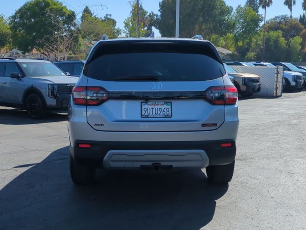 Used 2025 Honda Pilot TrailSport SUV