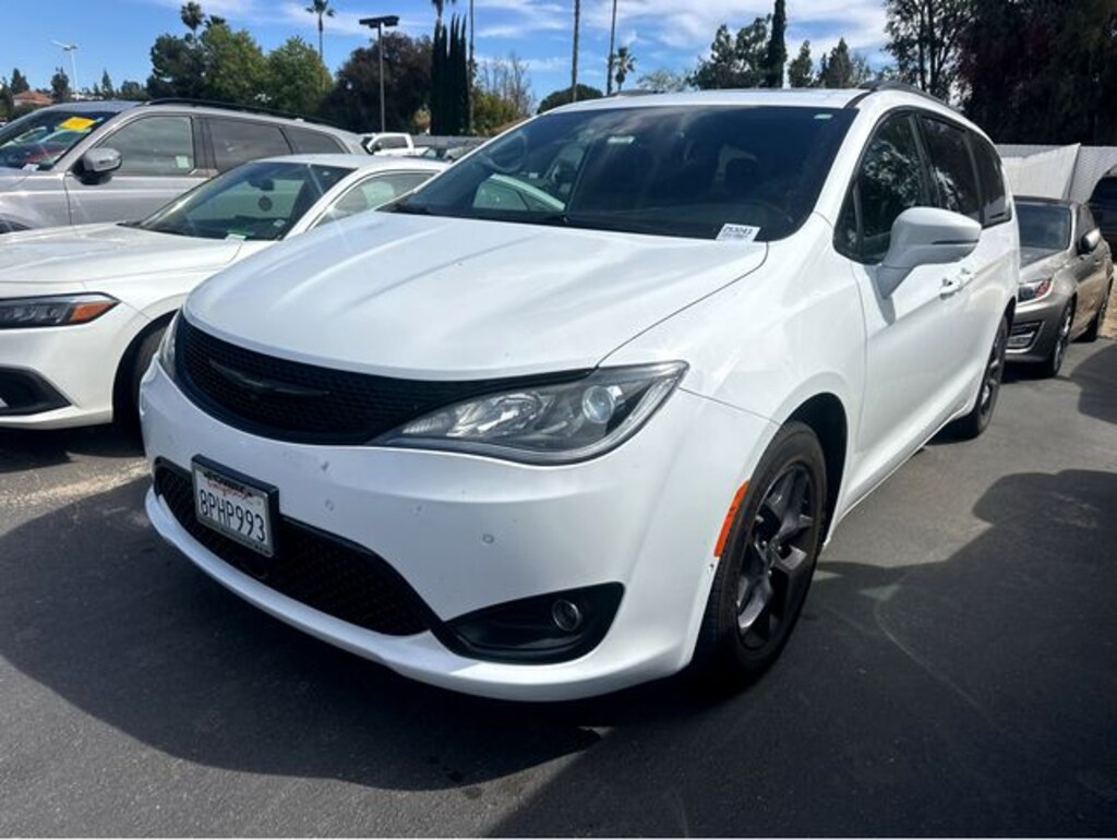 Used 2020 Chrysler Pacifica Limited Van Passenger Van