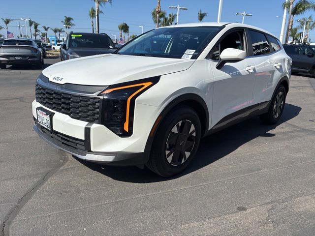 2026 Kia Sportage Hybrid LX photo 3