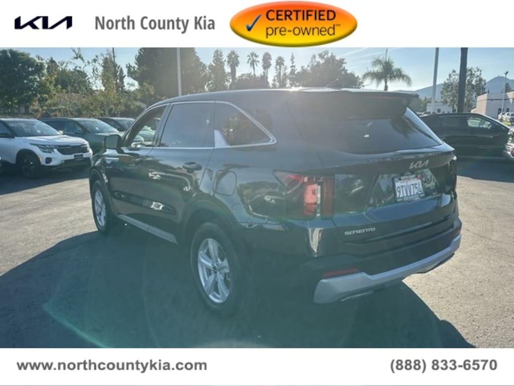 Certified 2025 Kia Sorento LX SUV