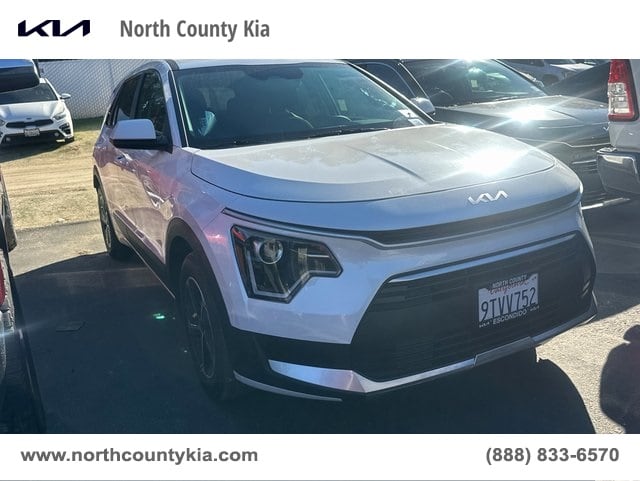 2025 Kia Niro LX's photo