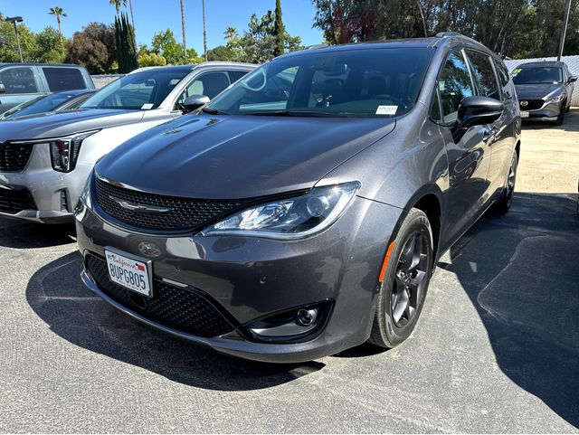 2020 Chrysler Pacifica Limited photo 3