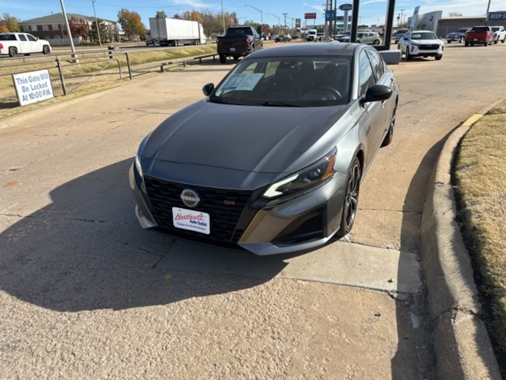Used 2023 Nissan Altima 2.5 SR Sedan