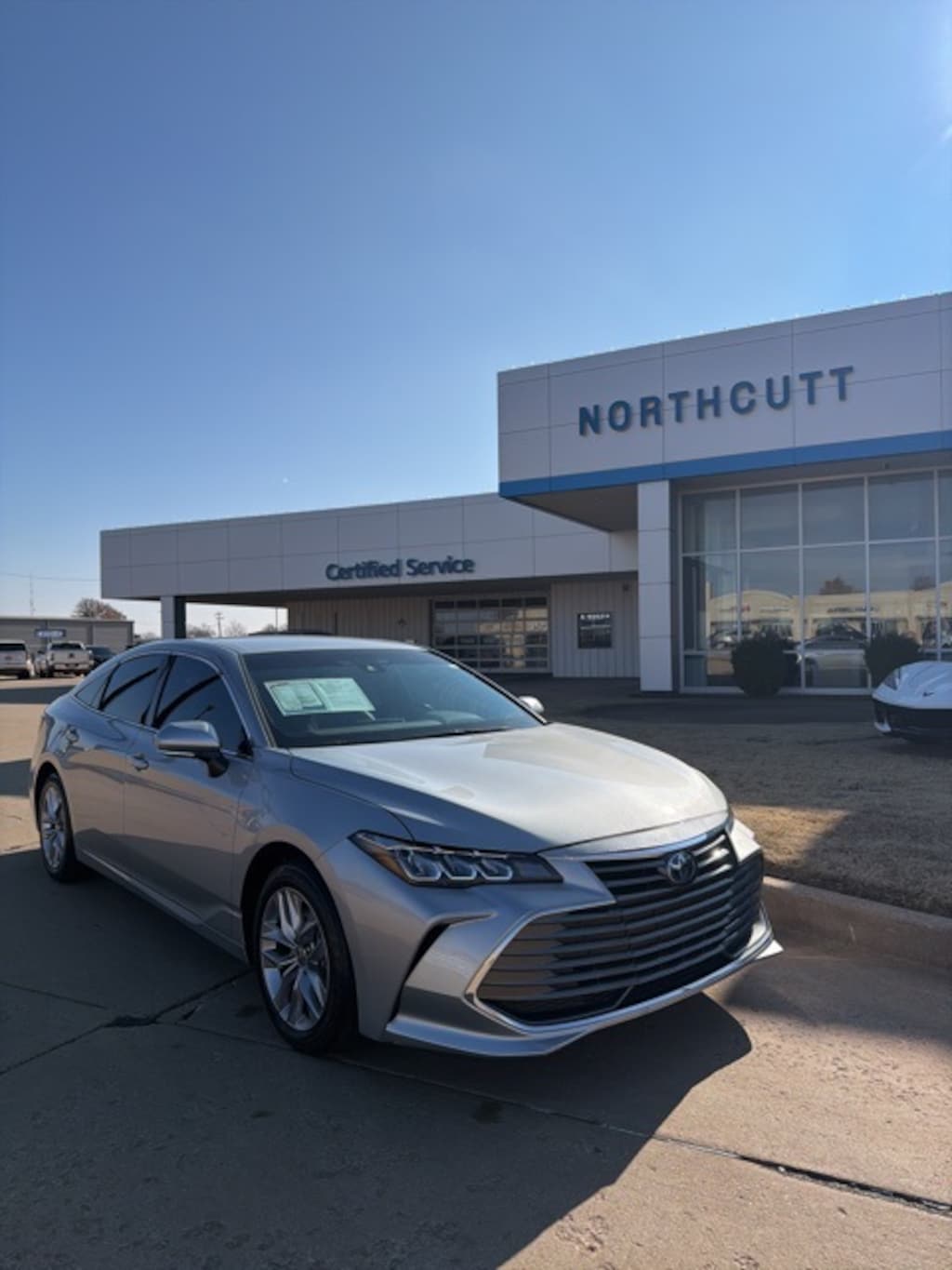 Used 2022 Toyota Avalon Hybrid XLE Sedan