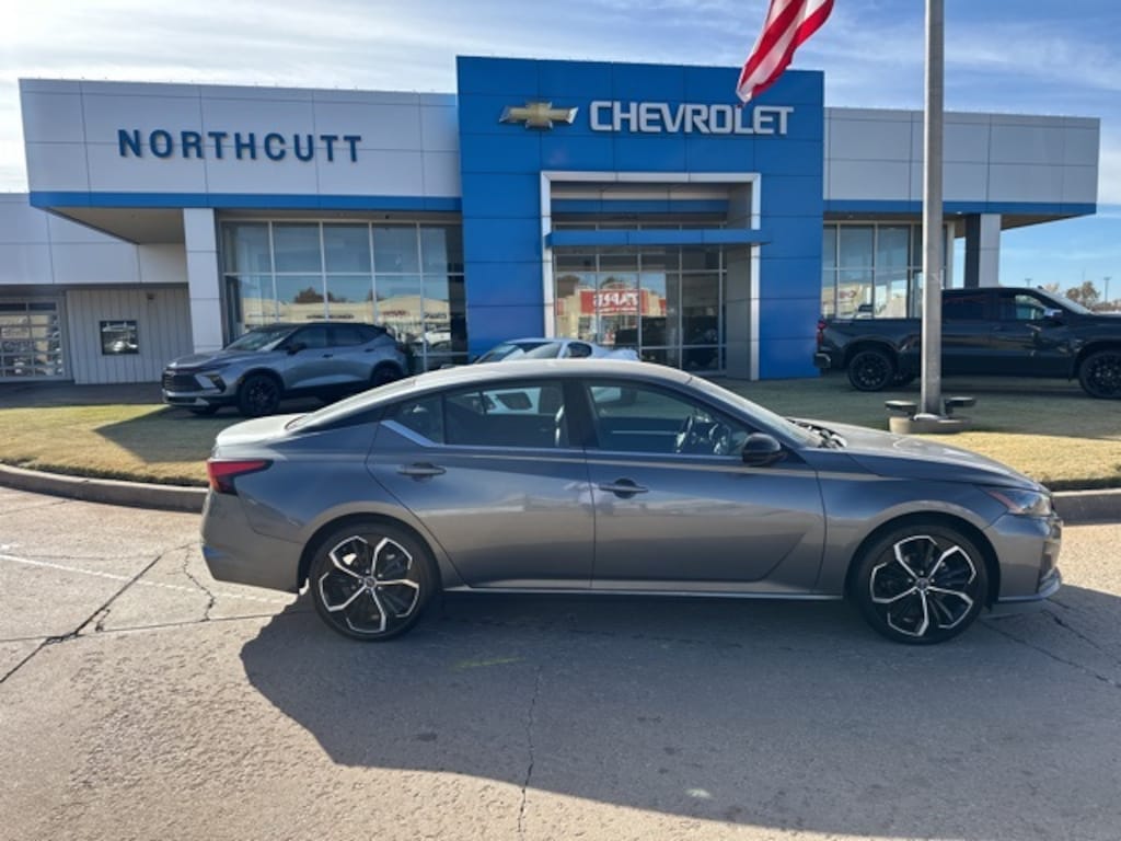 Used 2023 Nissan Altima 2.5 SR Sedan