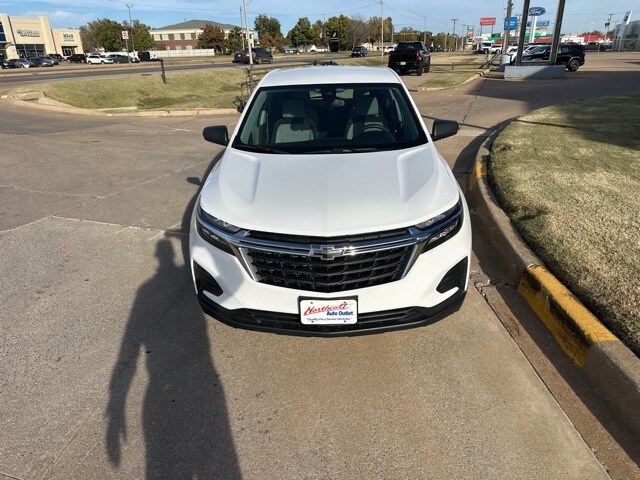 2023 Chevrolet Equinox LS photo 3