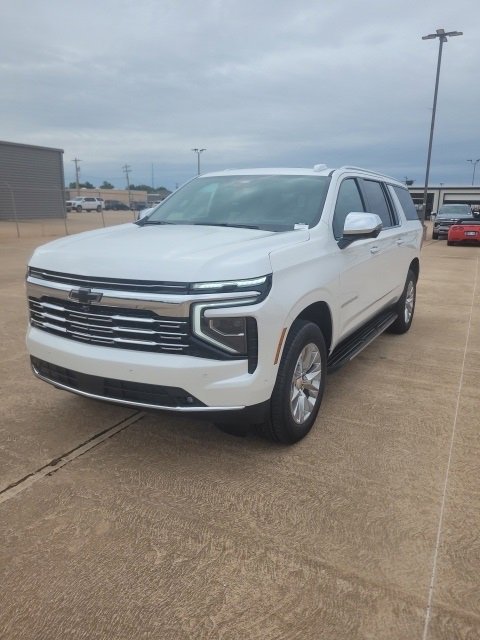 2025 Chevrolet Suburban Premier photo 4