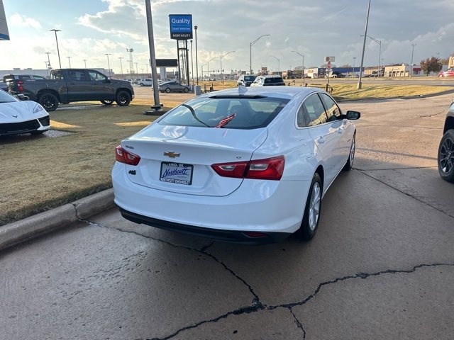 2023 Chevrolet Malibu 1LT photo 3